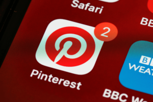 Read more about the article How To Make Money On Pinterest in 2024 [Beginner Guide]