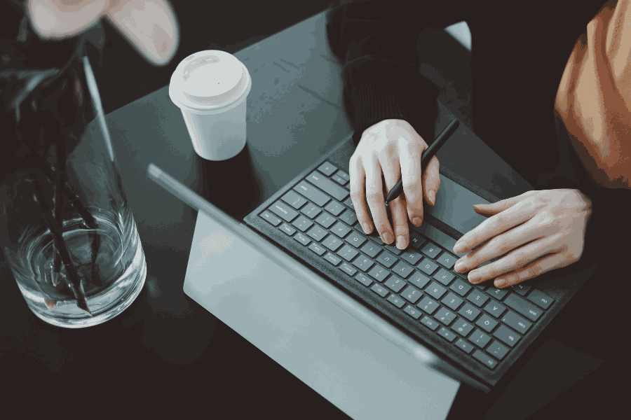 You are currently viewing 17 Legit Entry-Level Proofreading Jobs For Beginners