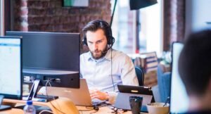 Read more about the article 20 Companies To Virtual Call Center Jobs In 2022 (Updated)